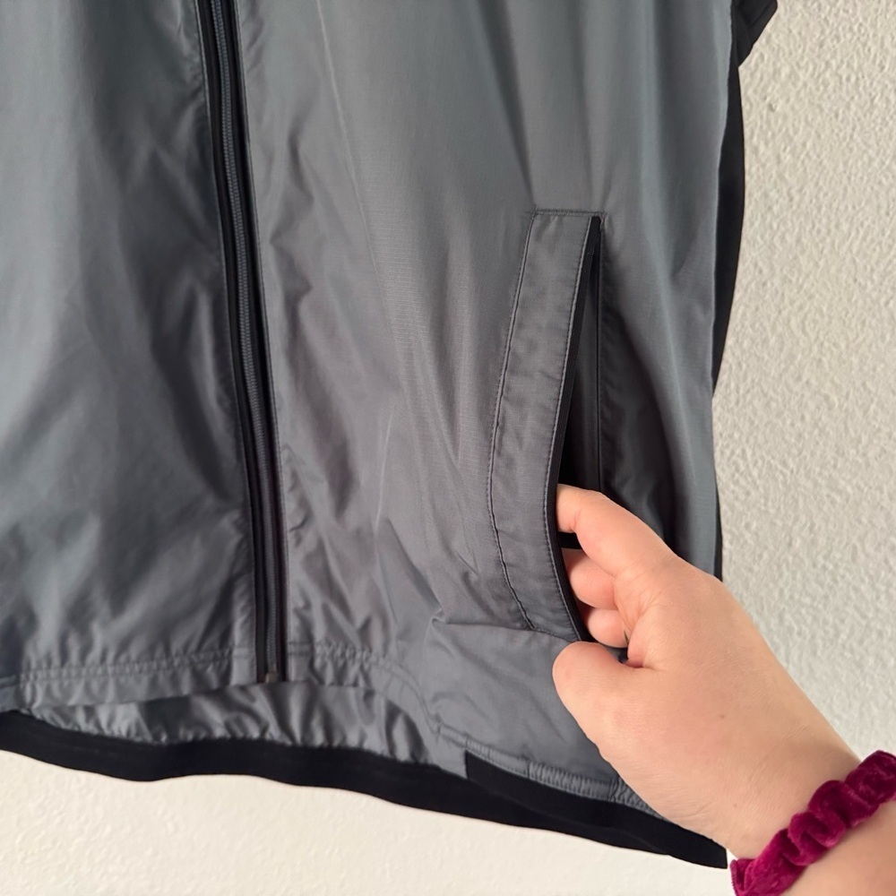Adidas Gray Black Full Zip Climaproof Golf Windbreaker Vest XL Athletic Gorpcore - Picture 12 of 13